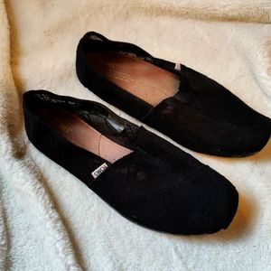 Tom's lace slip on shoes size 9.5